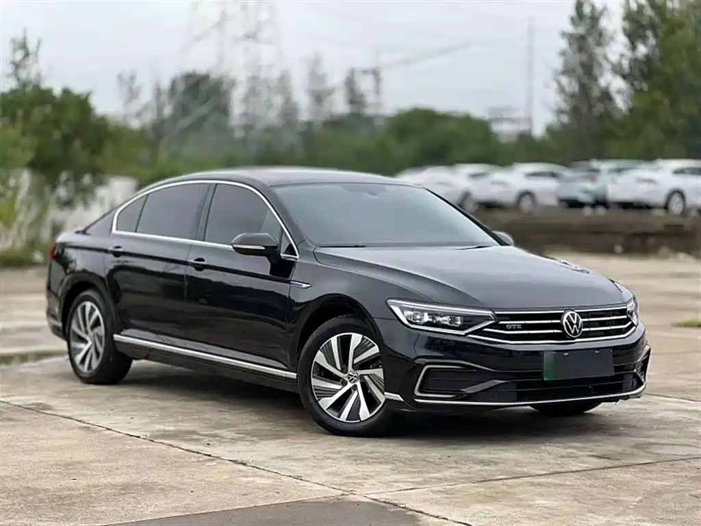 VOLKSWAGEN MAGOTAN GTE PLUG IN HYBRID