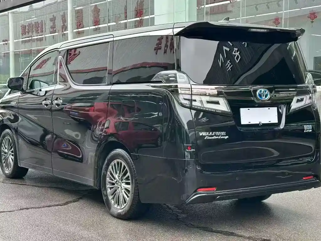 Toyota Vellfire — миниатюра 8