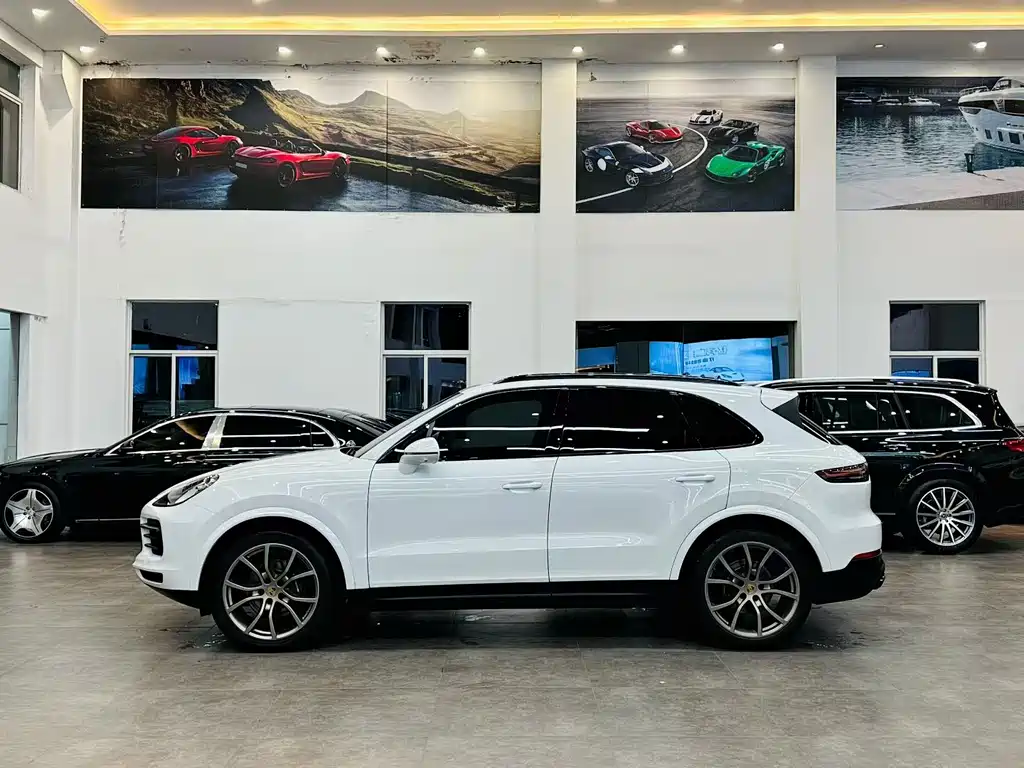 PORSCHE CAYENNE