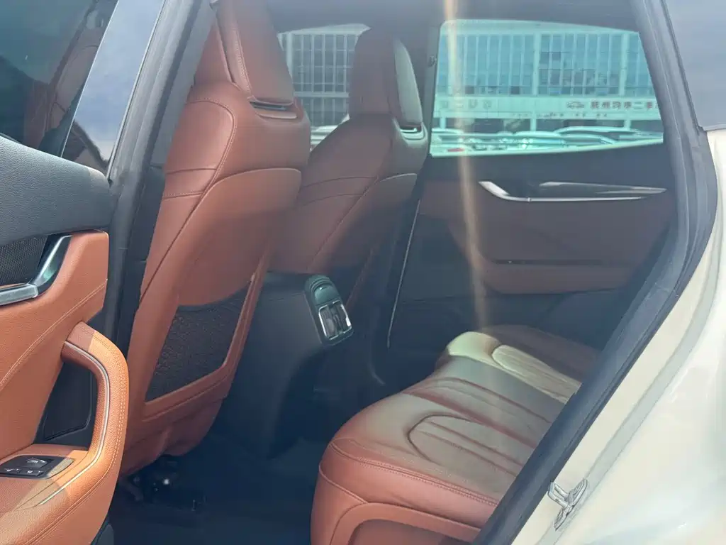Maserati Levante — миниатюра 8