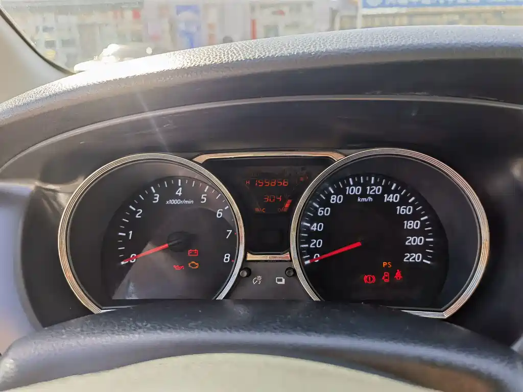 Nissan Livina — миниатюра 15