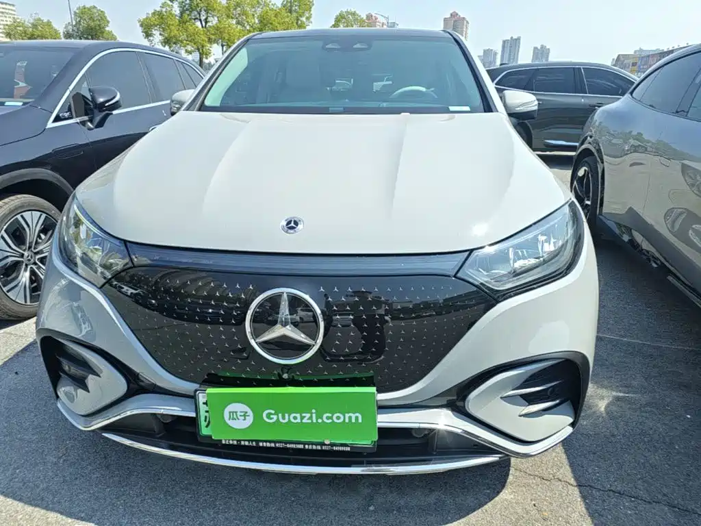 Mercedes-Benz EQE SUV — миниатюра 3