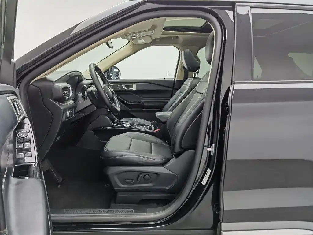 Ford Explorer — миниатюра 10