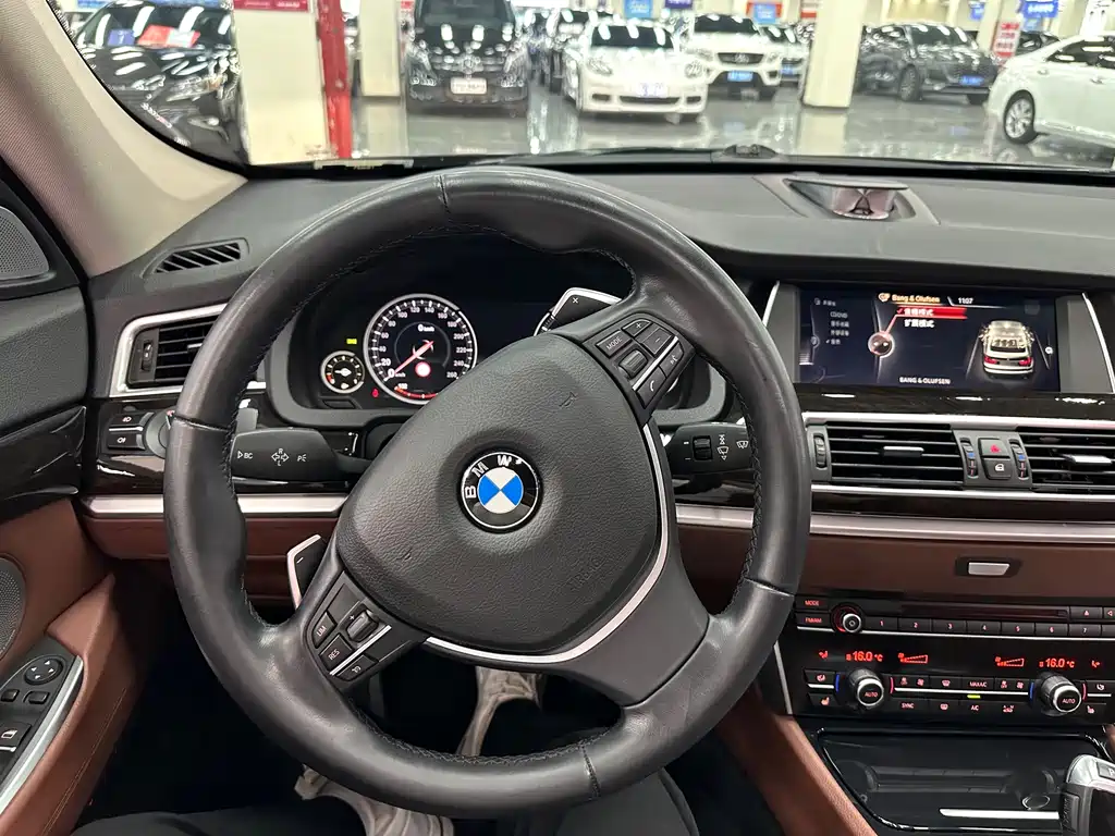 BMW 5 Series GT — миниатюра 16