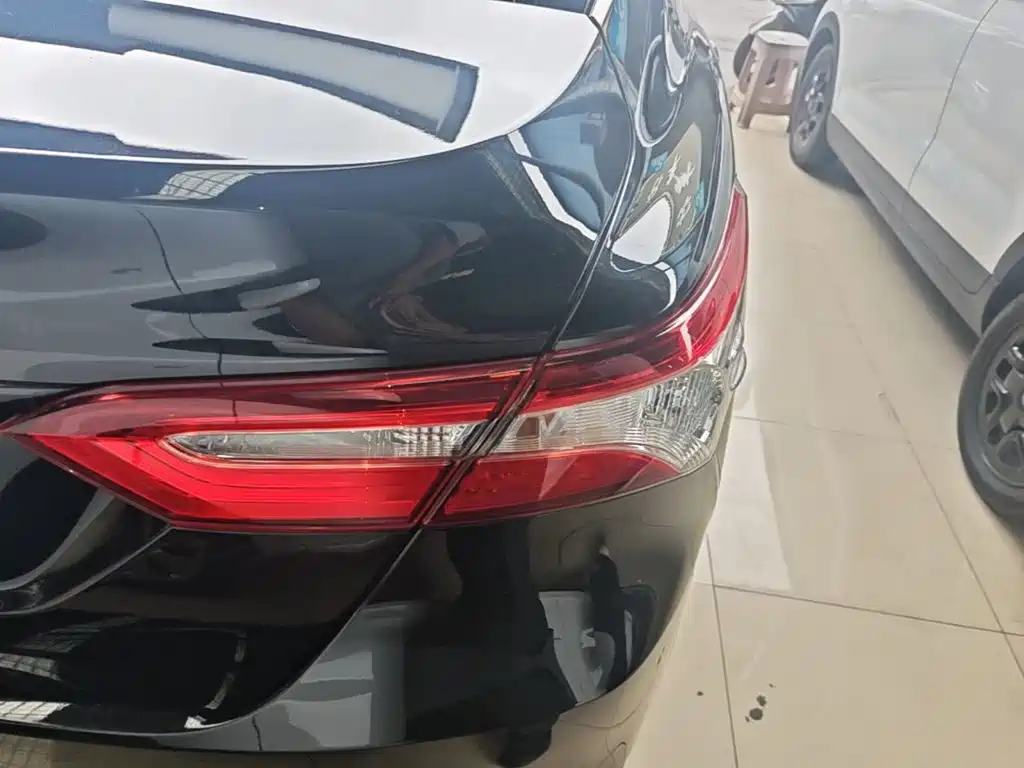 Toyota Camry — миниатюра 8