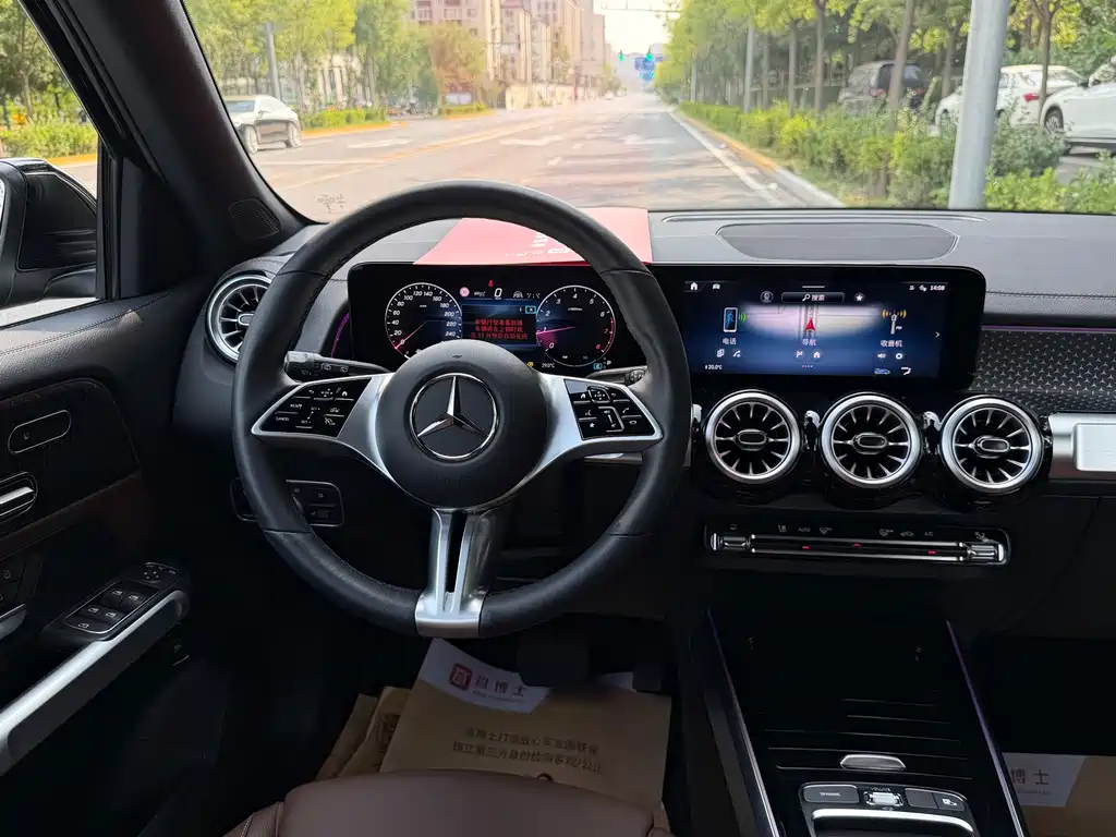 Mercedes-Benz GLB — миниатюра 7