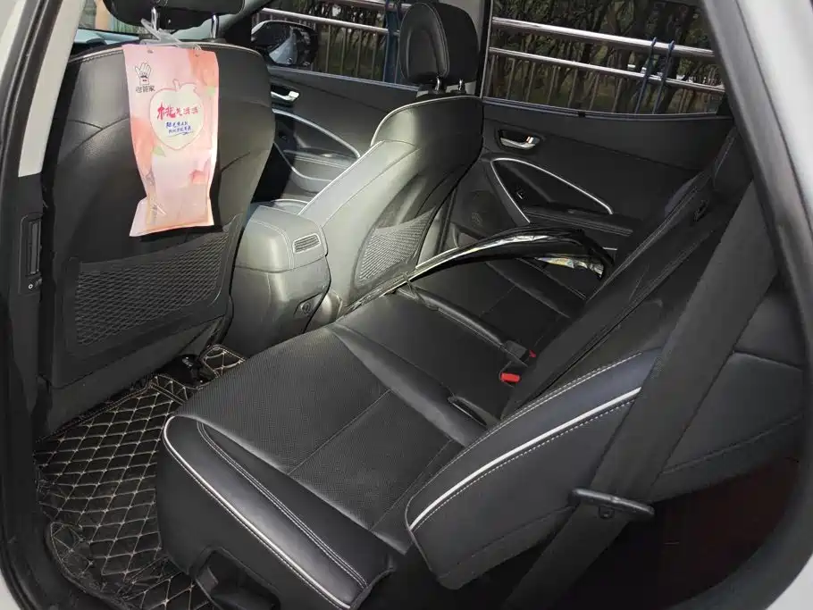 Hyundai Santa Fe — миниатюра 11