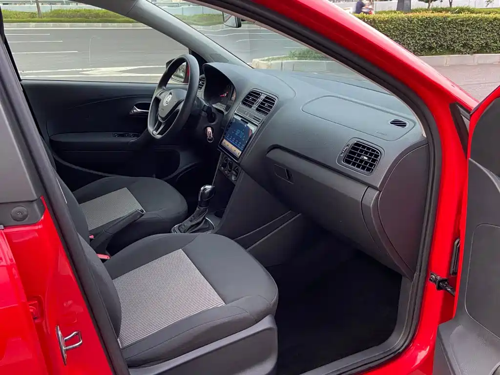 Volkswagen Polo — миниатюра 6