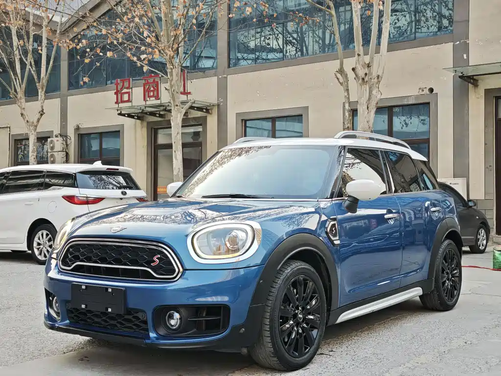 MINI COUNTRYMAN