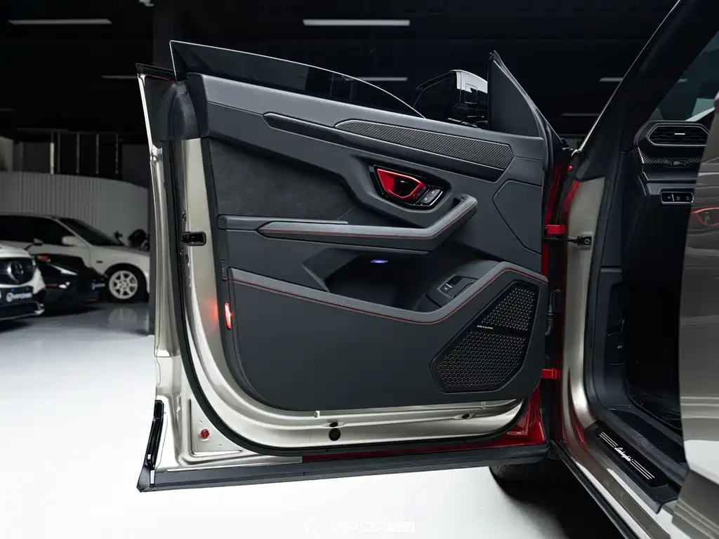Lamborghini Urus — миниатюра 14