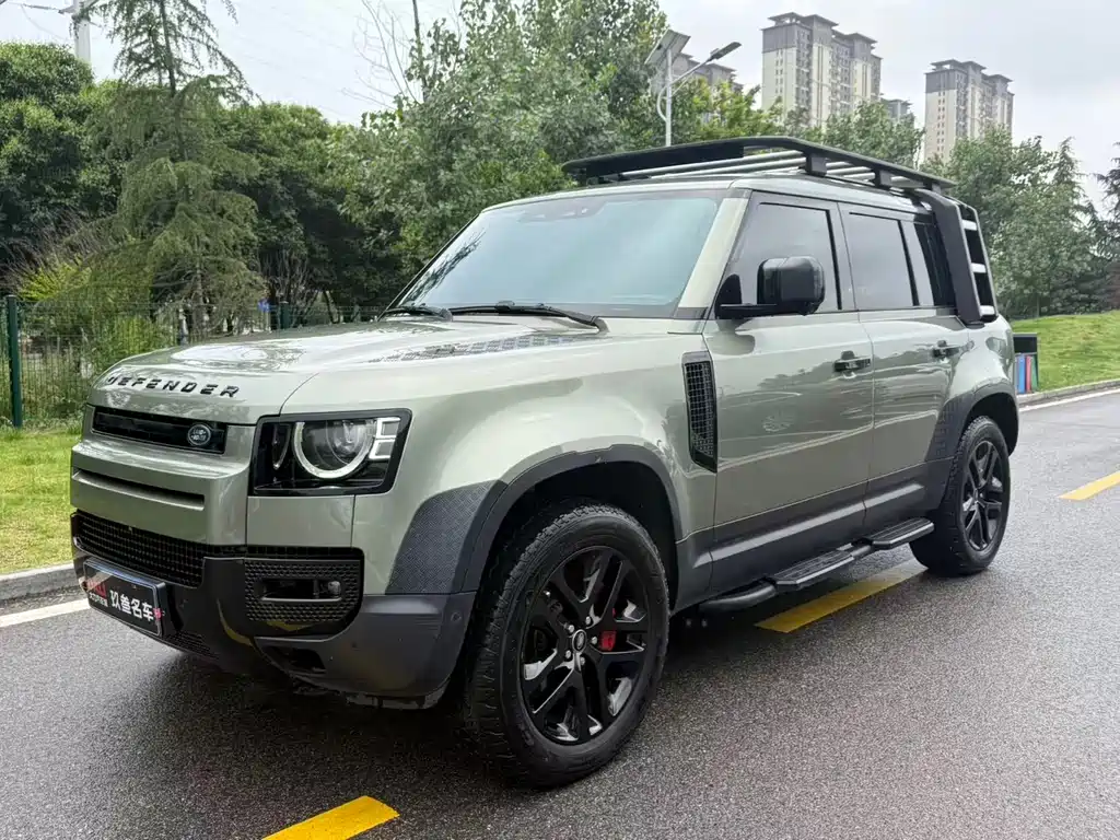 Land Rover Defender 2021