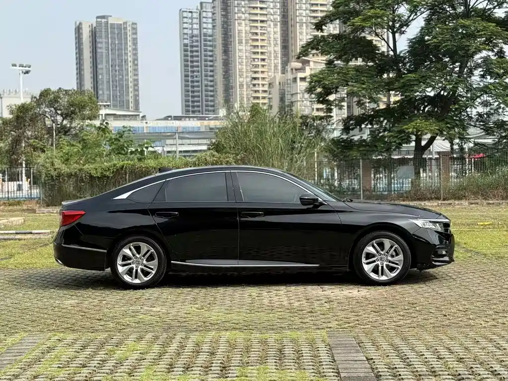 Honda Accord — миниатюра 4