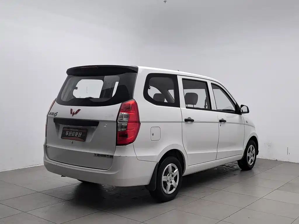 Wuling Hongguang — миниатюра 2