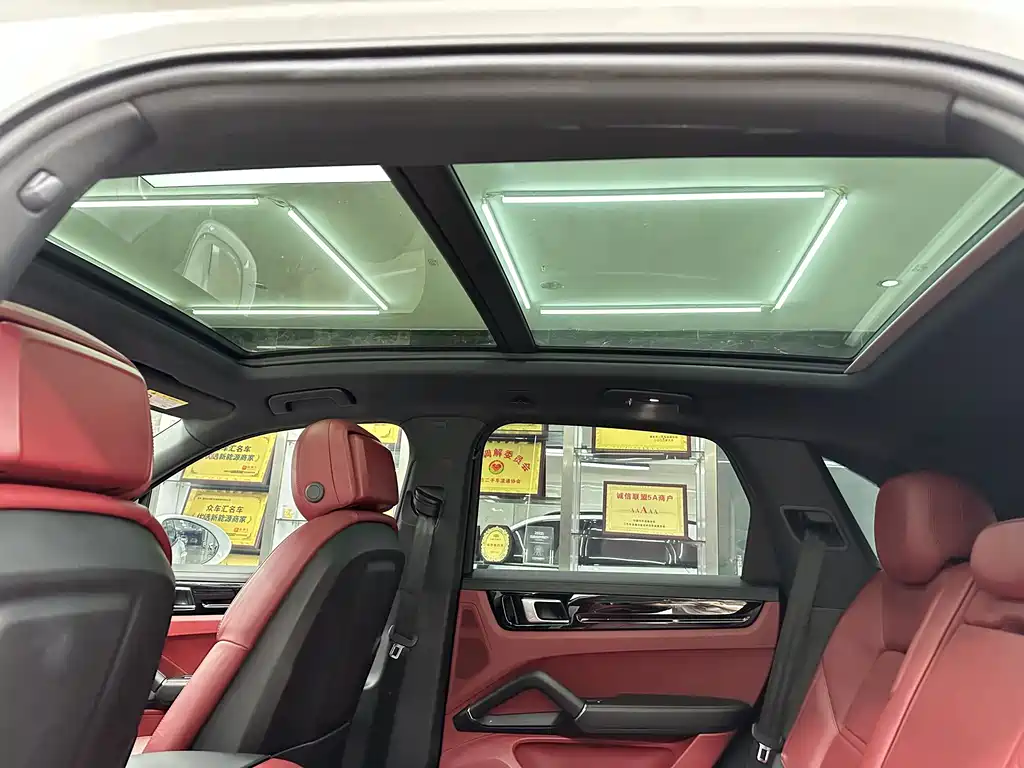 Porsche Cayenne — миниатюра 11