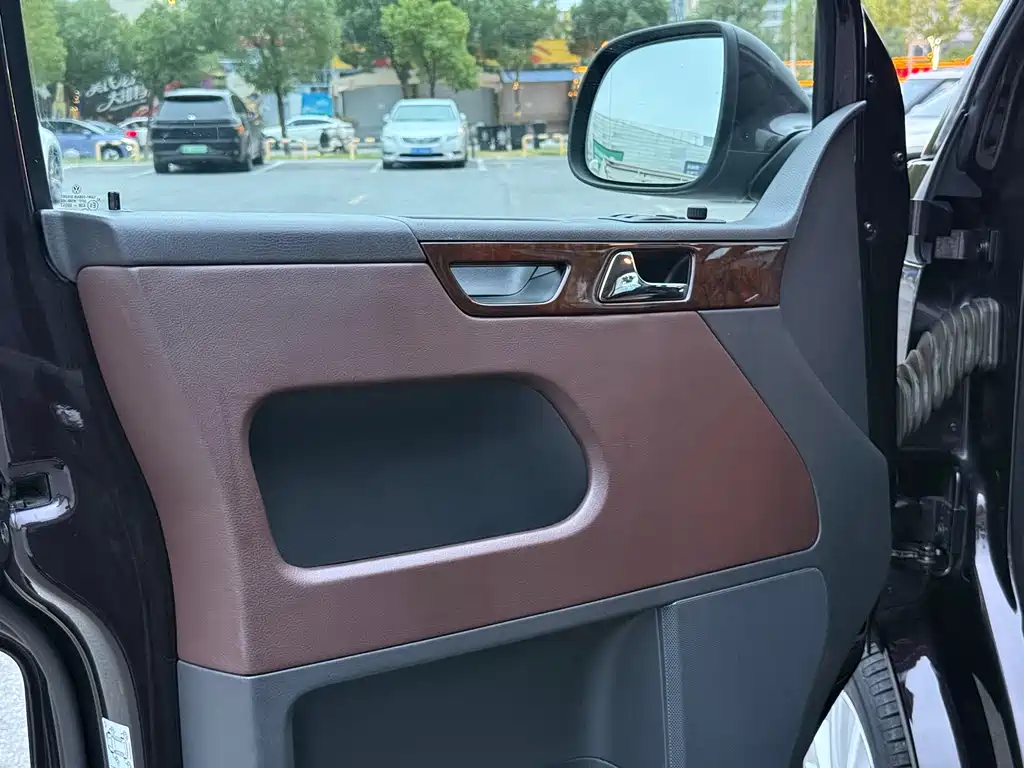 Volkswagen Multivan — миниатюра 14
