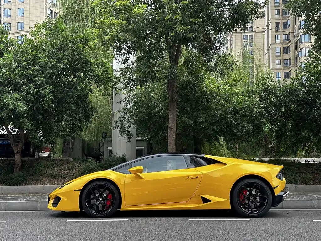 LAMBORGHINI HURACÁN