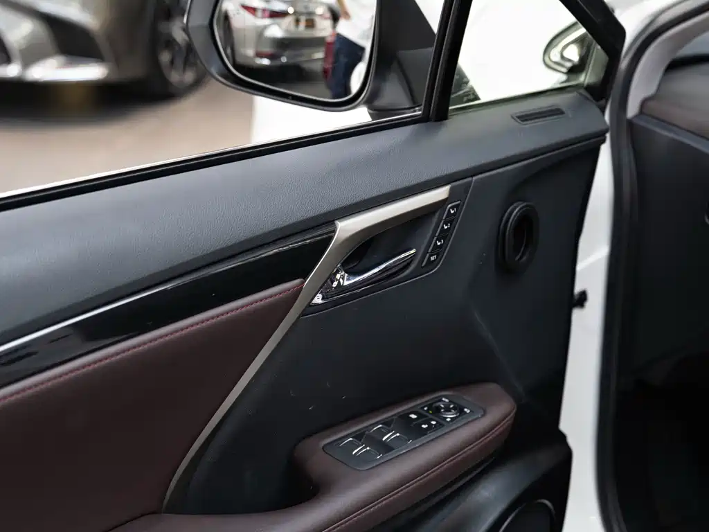 Lexus RX — миниатюра 18