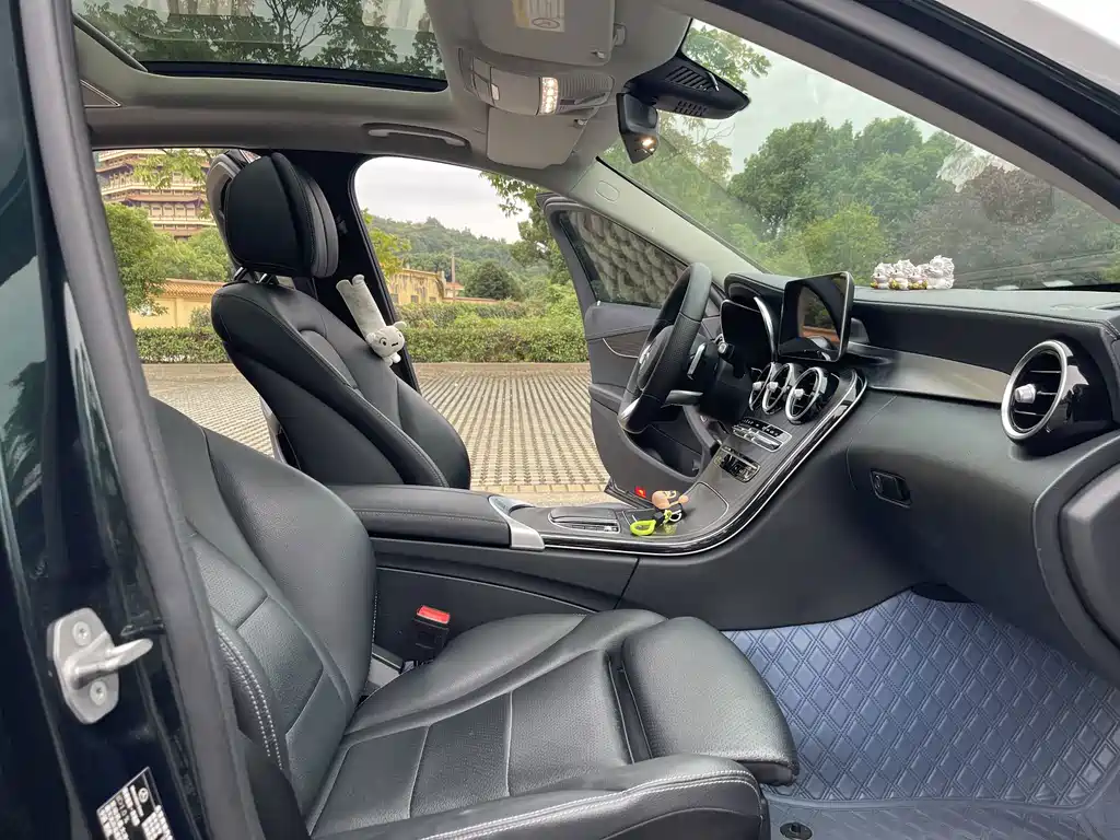 Mercedes-Benz C-Class — миниатюра 11