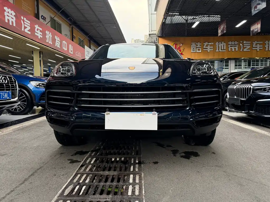 Porsche Cayenne — миниатюра 3