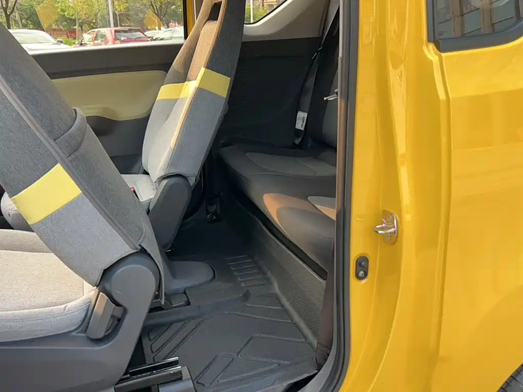 Wuling MINIEV — миниатюра 11