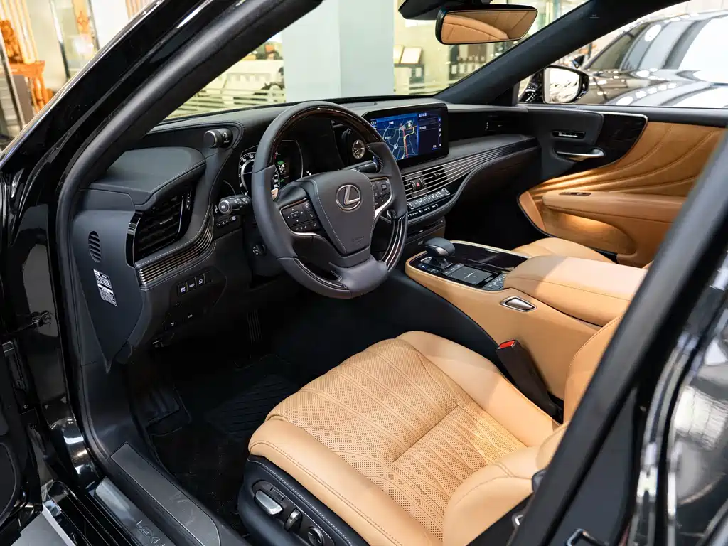 Lexus LS — миниатюра 9