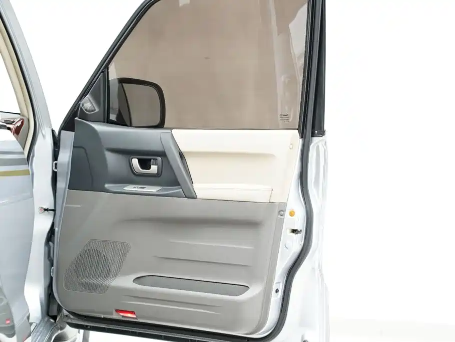 Mitsubishi Pajero — миниатюра 23