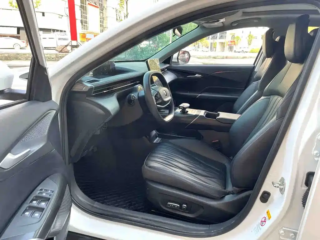 Changan Yida — миниатюра 3