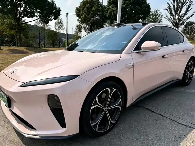 NIO ET5