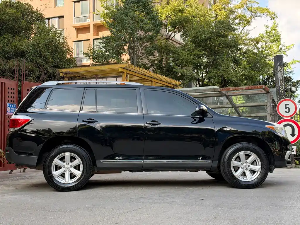 Toyota Highlander — миниатюра 12