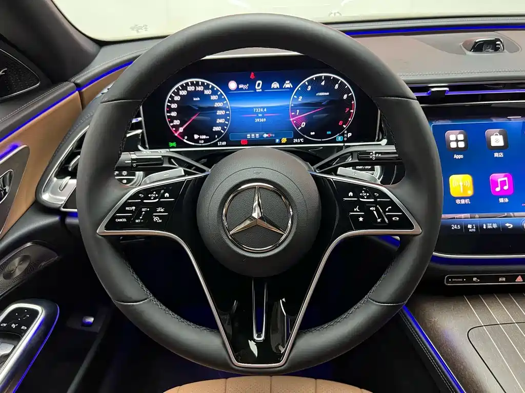 Mercedes-Benz E-Class — миниатюра 14