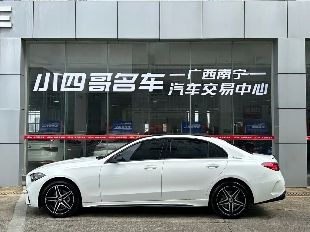 Mercedes-Benz C-Class — миниатюра 3