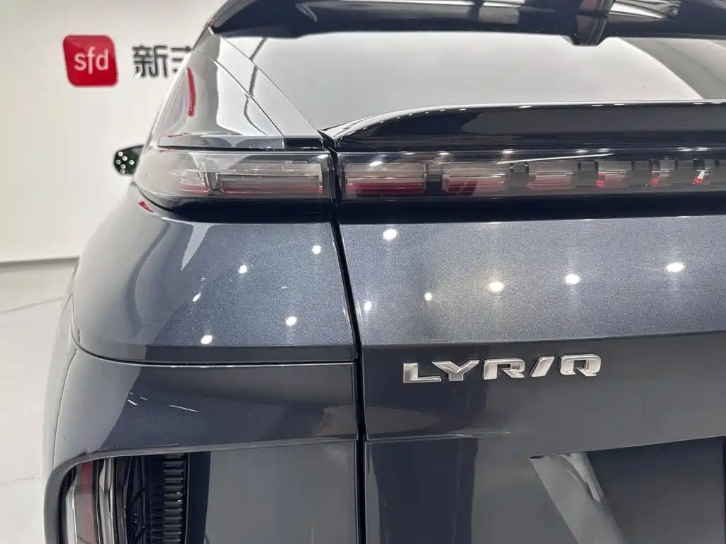Cadillac Lyriq — миниатюра 31