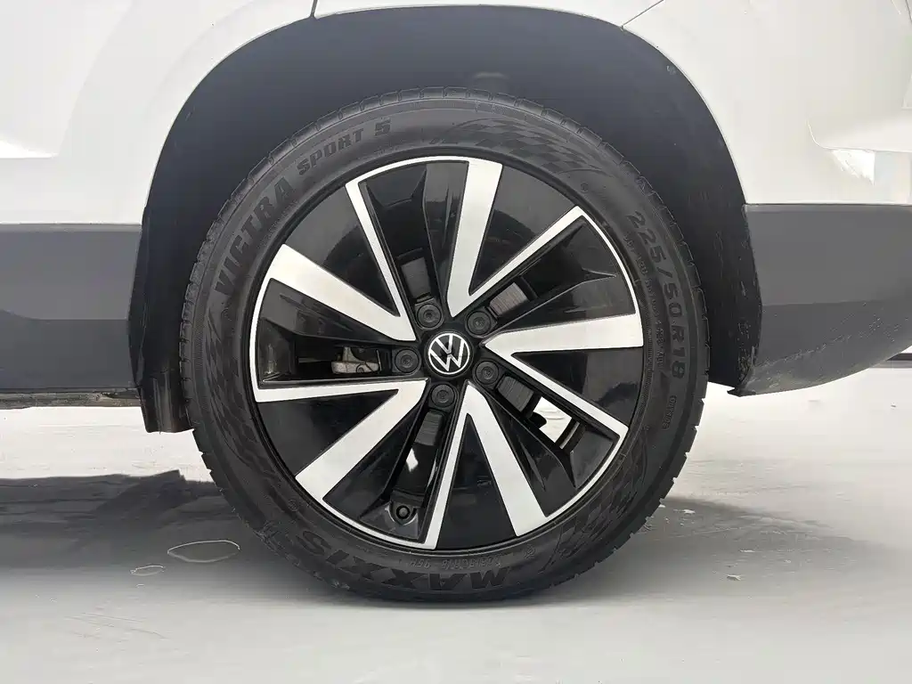 Volkswagen Tharu - фото 9