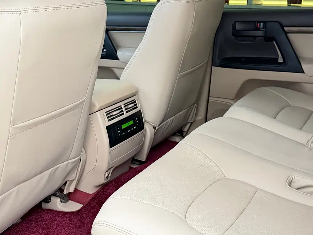 Toyota Land Cruiser 2012 4.0L AT VX