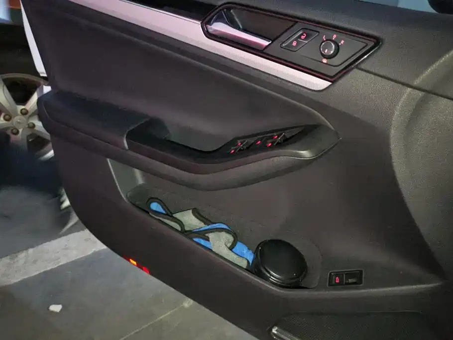 Volkswagen Sagitar — миниатюра 7