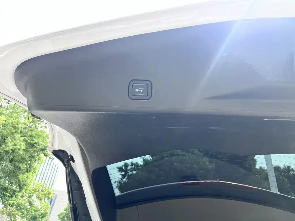 Cadillac SRX — миниатюра 21