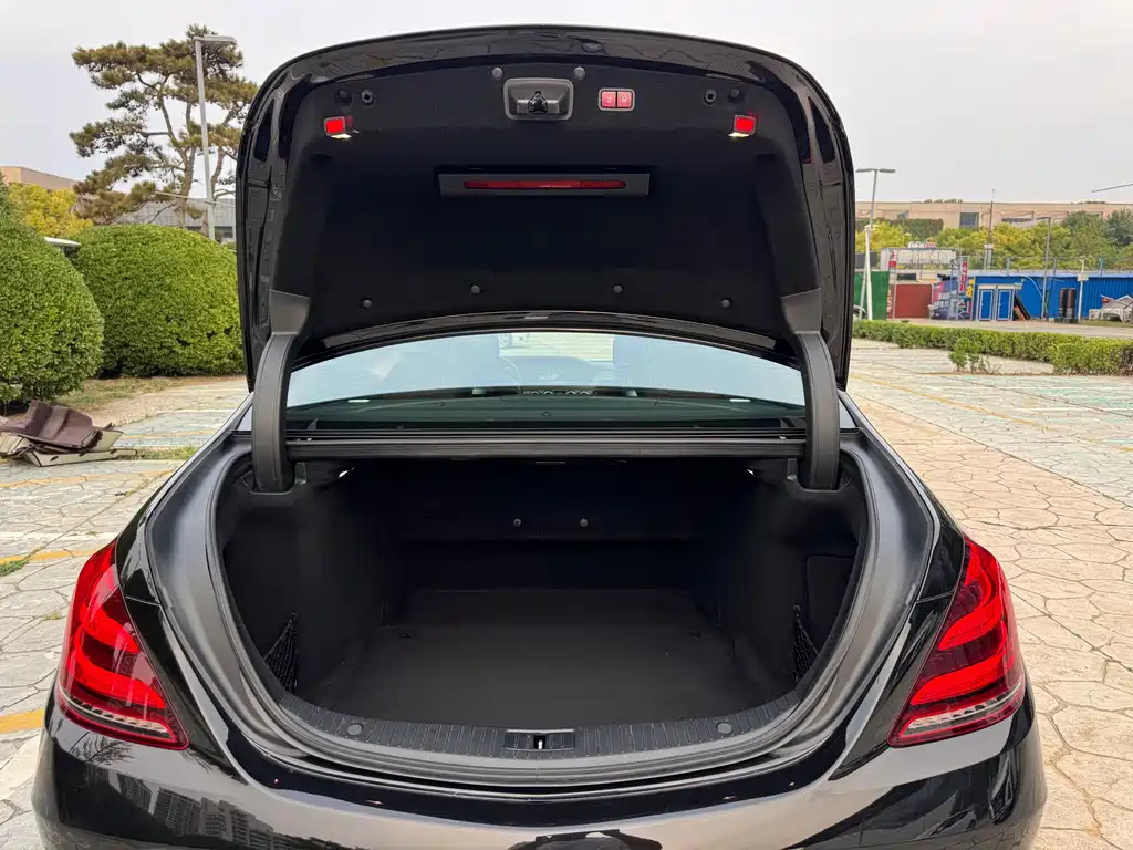 Mercedes-Benz S-Class — миниатюра 22