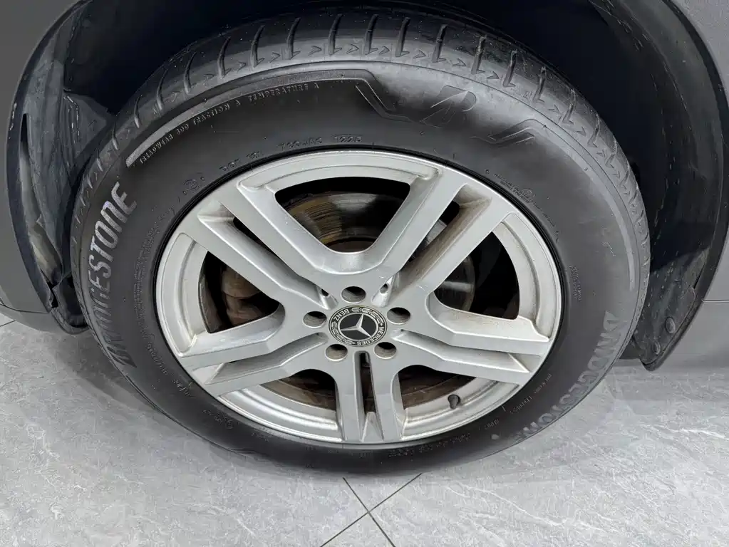 Mercedes-Benz GLB — миниатюра 16