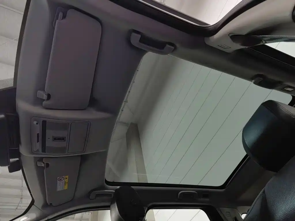 Land Rover Discovery Sport — миниатюра 14