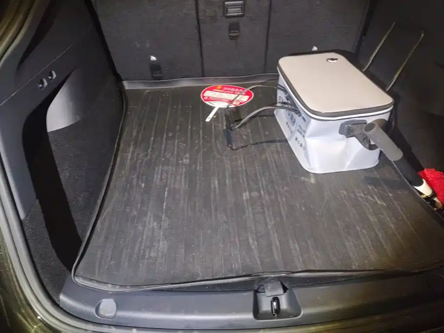Tesla Model Y — миниатюра 4