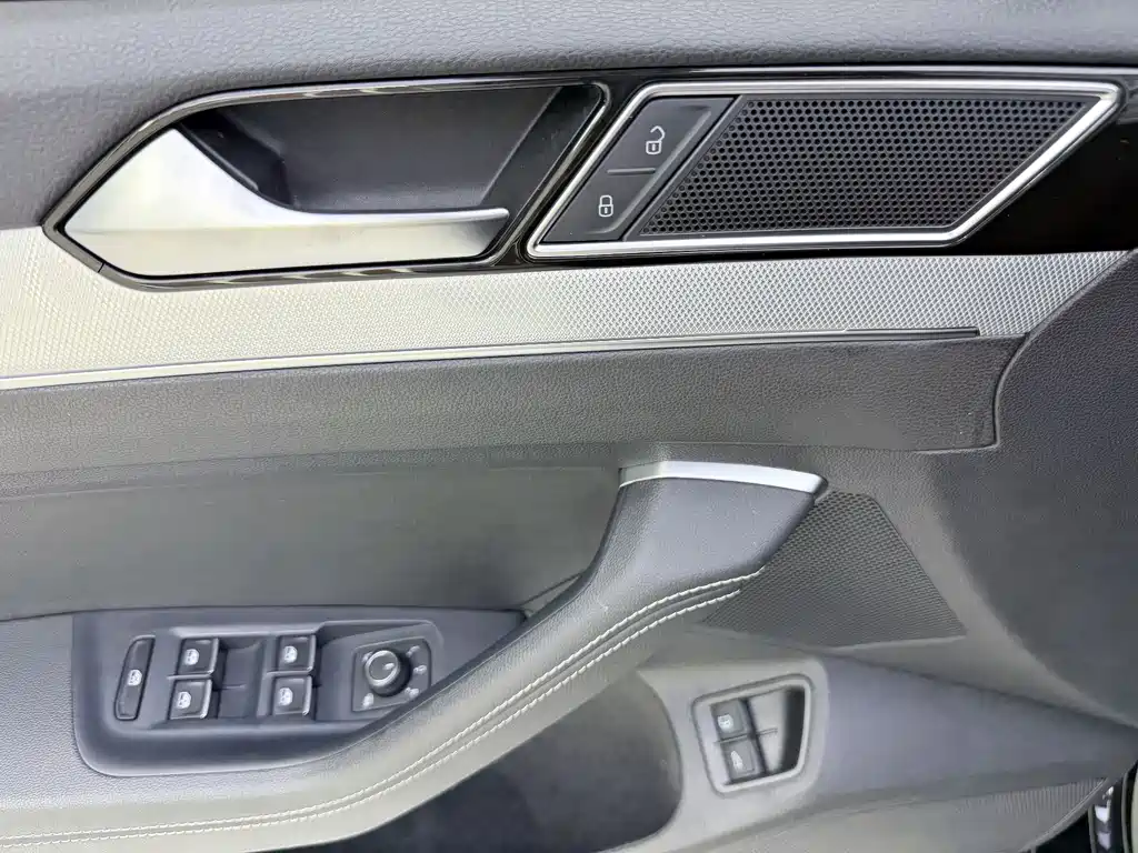 Volkswagen Magotan PHEV — миниатюра 12