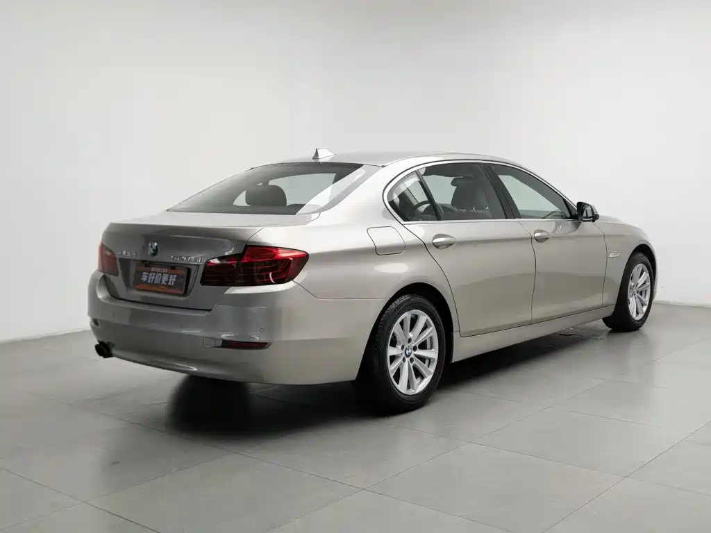 BMW 5 Series — миниатюра 2