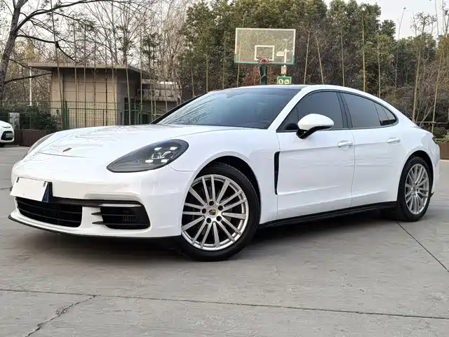 PORSCHE PANAMERA 2020