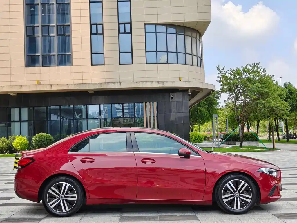 MERCEDES-BENZ A CLASS