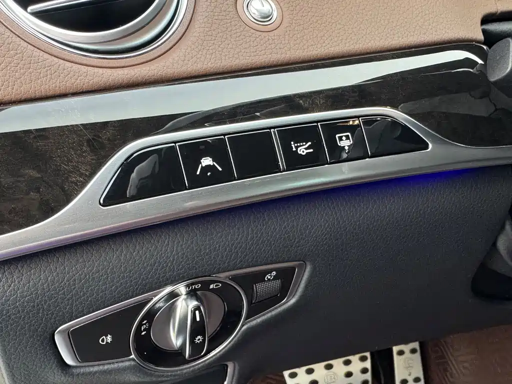 Mercedes-Benz S-Class — миниатюра 11