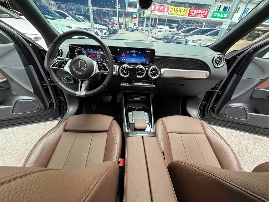 Mercedes-Benz GLB — миниатюра 16