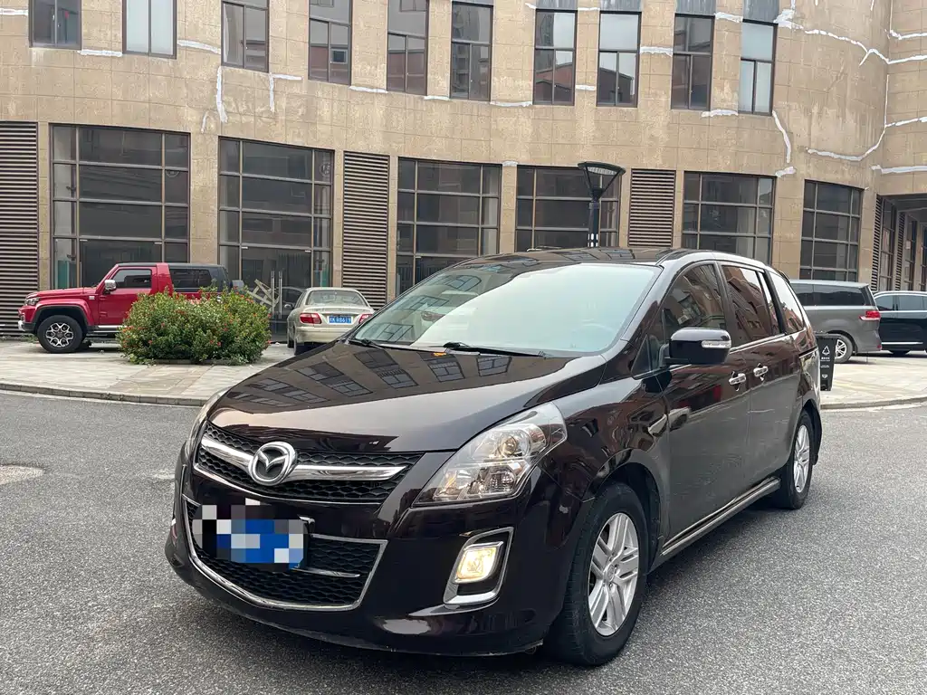 Mazda 8 2015