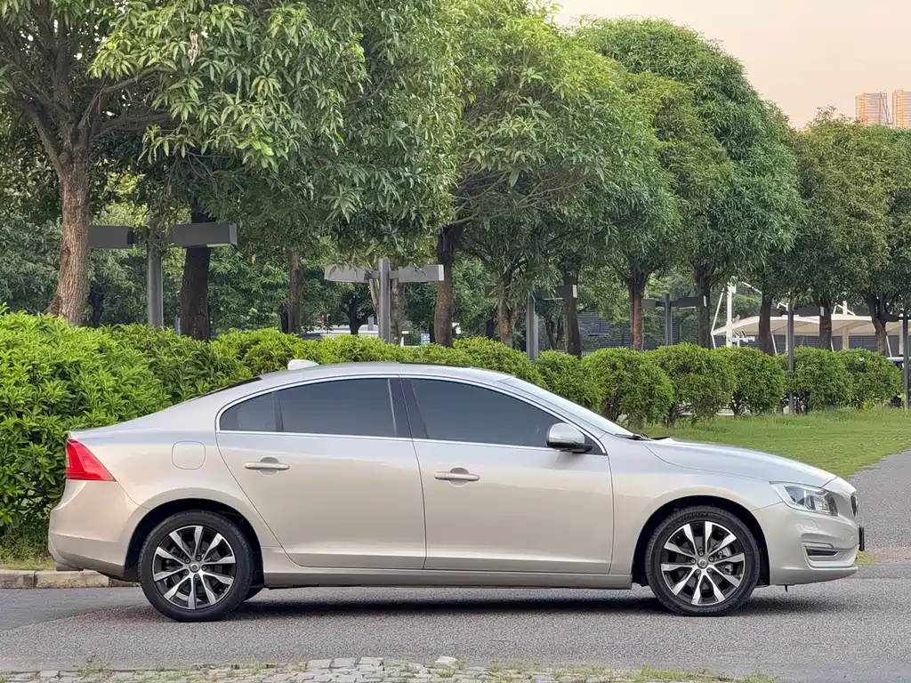 Volvo S60 — миниатюра 20