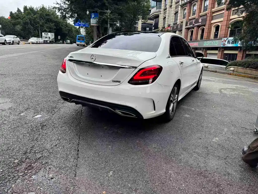 MERCEDES-BENZ C CLASS