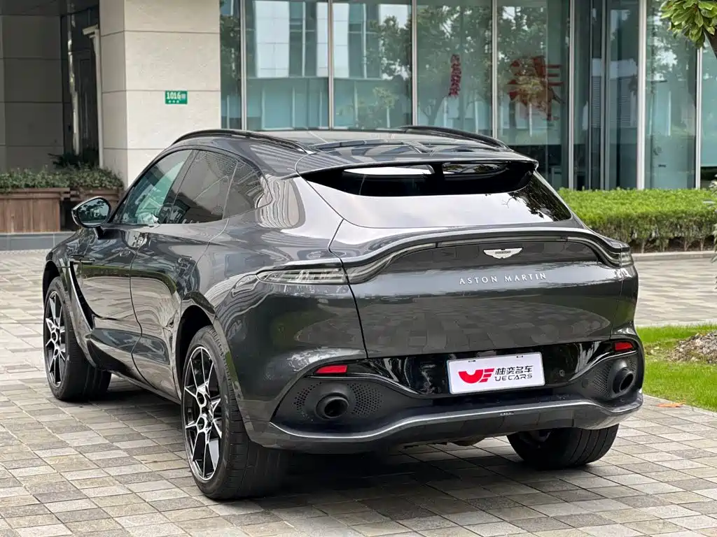Aston Martin DBX — миниатюра 6